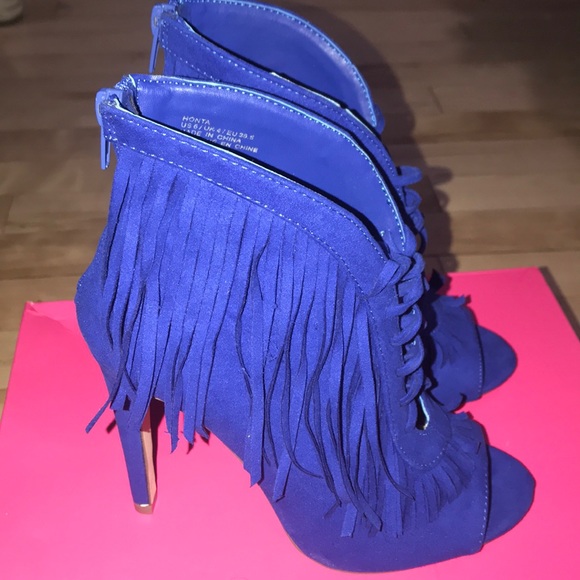 Blue shoes - Picture 1 of 2